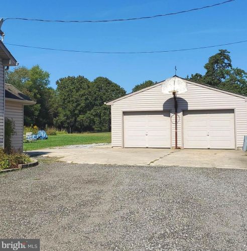 318 Commissioners Pike, Pilesgrove NJ 08098-2035 exterior