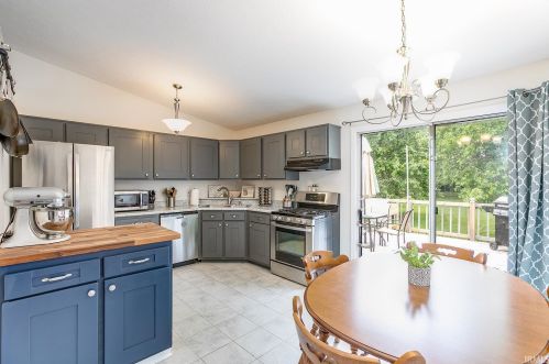 607 17th St, Mishawaka, IN 46544-5644