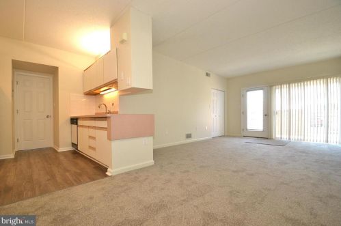 905 Cherrington Dr, Harrisburg PA  17110-9493 exterior