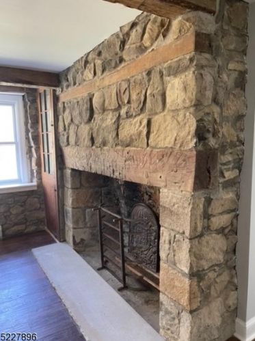 5 Pierson Ln, Oxford NJ  07863-3278 exterior