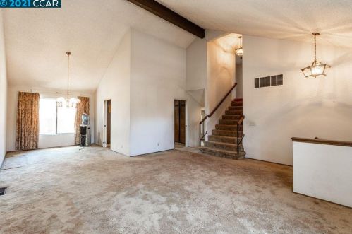 626 Hollyhock Dr, San Leandro, CA 94578-3817