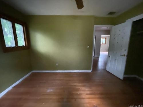 3821 Gomer St, Yorktown Hgts NY  10598-1724 exterior