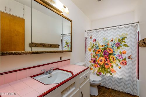 1111 Bethany Home Rd, Phoenix AZ  85014-2229 exterior