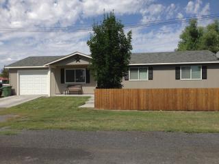 976 Adams St, Burns, OR 97720-1821