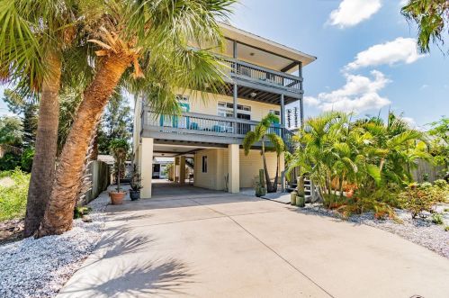 12415 Gulf Blvd, Saint Petersburg, FL 33706-5013