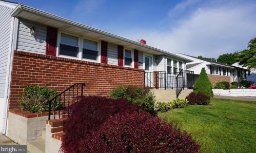 2607 Dean Dr, Wilmington, DE 19808-3315