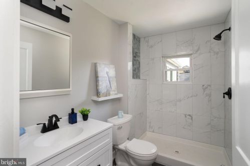 24 Poland St, Trenton NJ  08638-2328 exterior