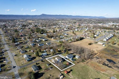 509 6th St, Richmond National Battlefiel VA  22835-1449 exterior