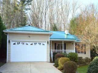 119 Meadow Lake Rd, Asheville, NC 28803-9002