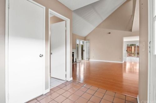 19841 Emmett Rd, Santa Clarita, CA 91351-4801