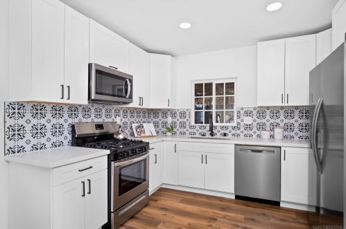 2031 Lanoitan Ave, National City CA  91950-6237 exterior