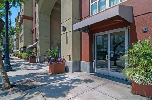 1501 Front St, San Diego CA  92101-2973 exterior