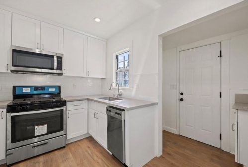 2436 Adriatic Ave, Long Beach CA 90810-3313 exterior