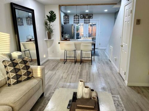 6430 Bell Bluff Ave, San Diego CA  92119-1026 exterior