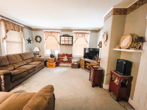 46 Grv St, Putnam CT  06260-2129 exterior