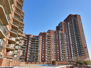 1733 Harmon Cove Tower, Secaucus, NJ 07094-1744