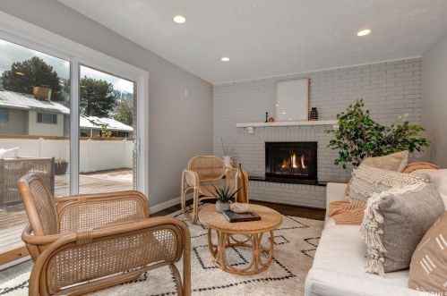 9077 Greenhills Dr, Sandy, UT 84093-5935