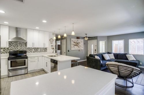 2542 Euclid Ave, San Diego CA 92105-2923 exterior