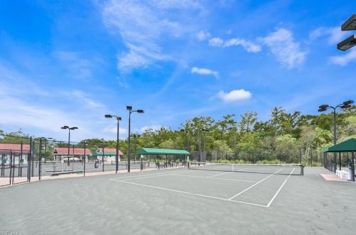 7340 Glenmoor Ln, Naples FL  34104-6748 exterior