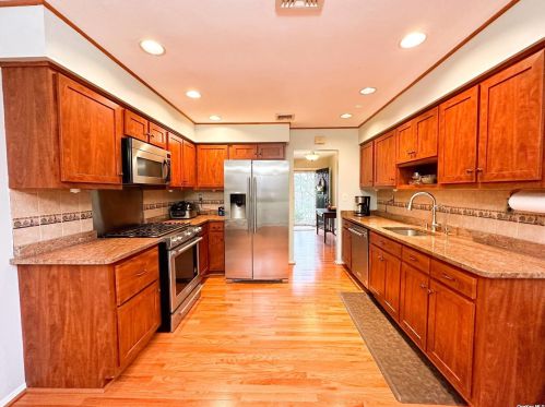 3 Josephine Ln, Northport NY  11768-2706 exterior