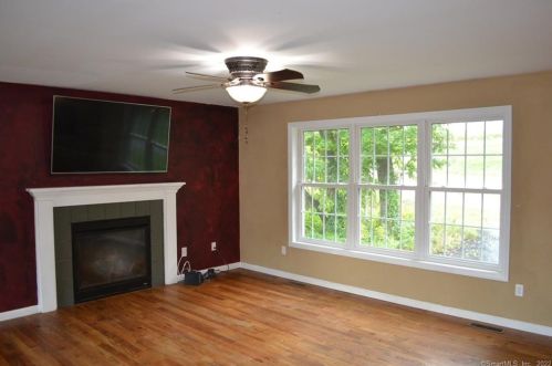 10 Hawthorne Ln, Northville, CT 06776-2272