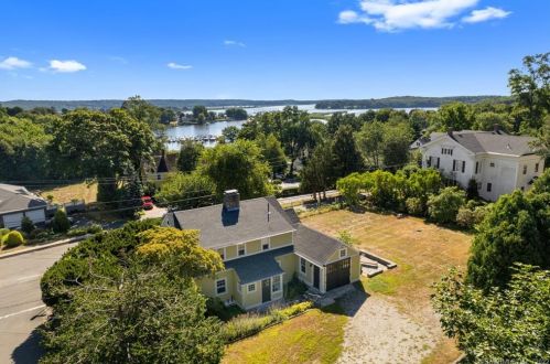 30 Main St, Essex CT  06426-1100 exterior