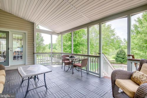 12664 Crabtree Falls Dr, Bristow VA  20136-2161 exterior
