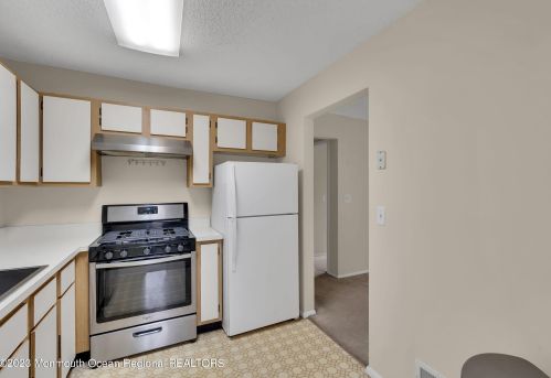 710 Ivy Ct, Jackson Twp NJ  08527-4101 exterior