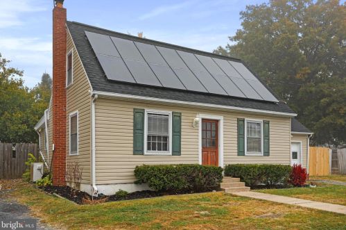 483 Washington St, Strasburg, VA 22657-2348