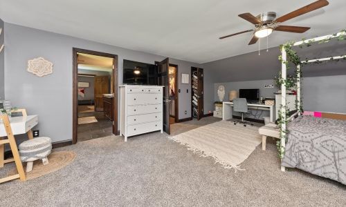 1755 Stuttgart Dr, Saint Martin OH  45118-8435 exterior