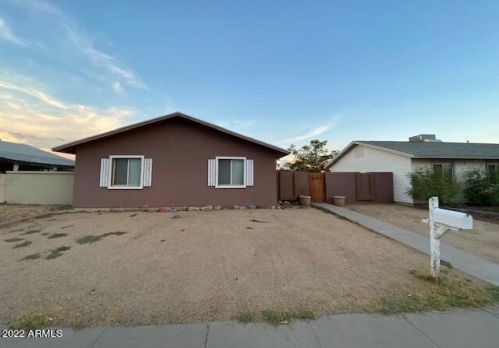 5245 Country Gables Dr, Glendale, AZ 85306-3921