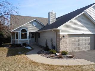 7224 Oak Pointe Curv, Minneapolis, MN 55438-3405
