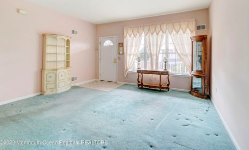 3 Foxwood Rd, Lakewood NJ  08701-5729 exterior