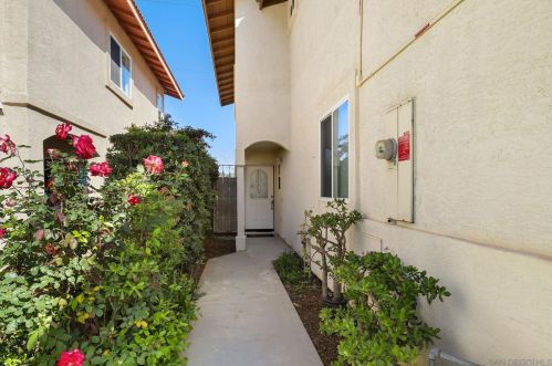 7949 Winter View Ct, El Cajon CA  92021-1372 exterior