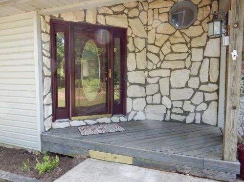 9961 Springwater Dr, Mount Vernon, OH 43050-8570