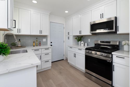 26184 Stanwood Ave, Hayward CA  94544-2736 exterior