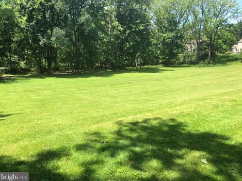 225 Ash Ln, Miquon PA 19444-2101 exterior