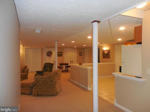 1114 Hunters Chase Ln, Lebanon PA  17046-1575 exterior