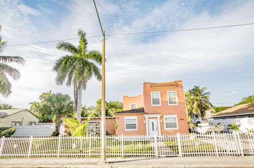 933 Almeria Rd, West Palm Beach, FL 33405-1103