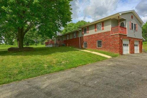 113 Aiken Rd, New Castle, PA 16101-3201