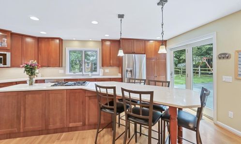 3911 Devonshire Dr, Cincinnati OH 45226-1301 exterior