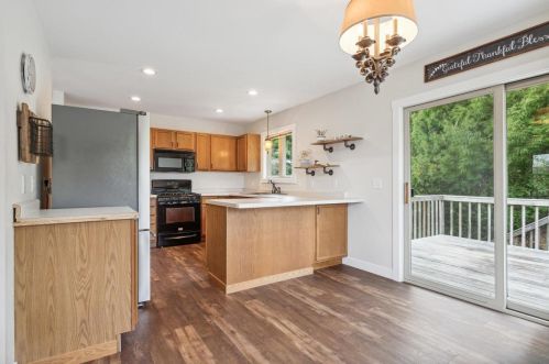 1438 Bea Ann Dr, Dodgeville WI  53533-8963 exterior