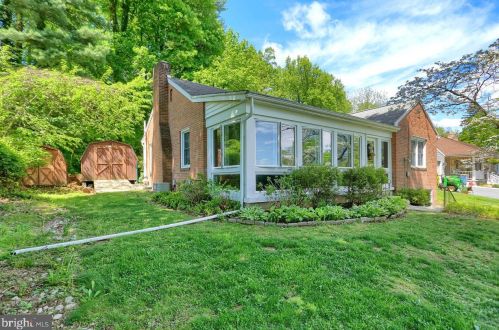 238 Poplar Ave, Rudytown, PA 17070-2043