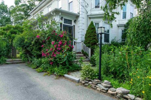 15 Elm St, Dover, NH 03820-3911