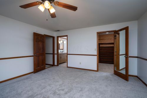 1224 Countryside Dr, Washington Ch OH  43160-1804 exterior