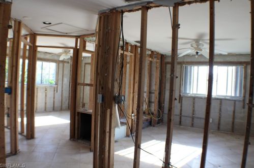 32 Fairview Blvd, Fort Myers Beach FL  33931-4565 exterior