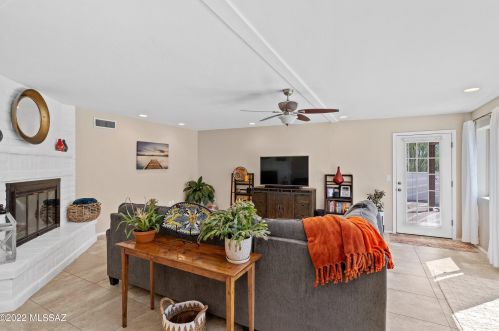 5620 Territory Dr, Tucson AZ 85750-1732 exterior