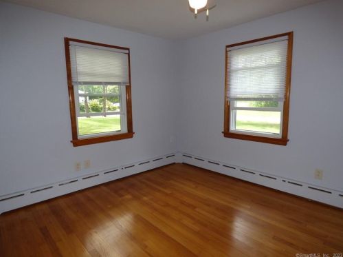 6 Ridgeland Cir, Wallingford CT  06492-2121 exterior