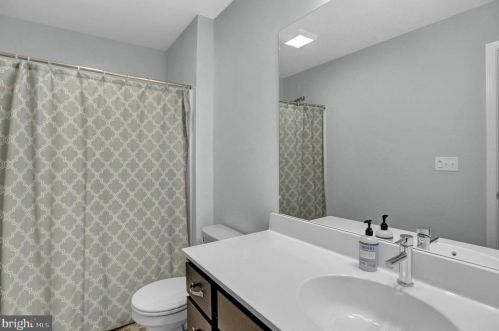 15 Waverly Ln, Carlisle PA  17015-7119 exterior