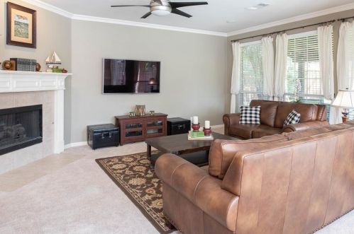 4500 Sandra Lynn Dr, Lewisville TX  75022-1004 exterior